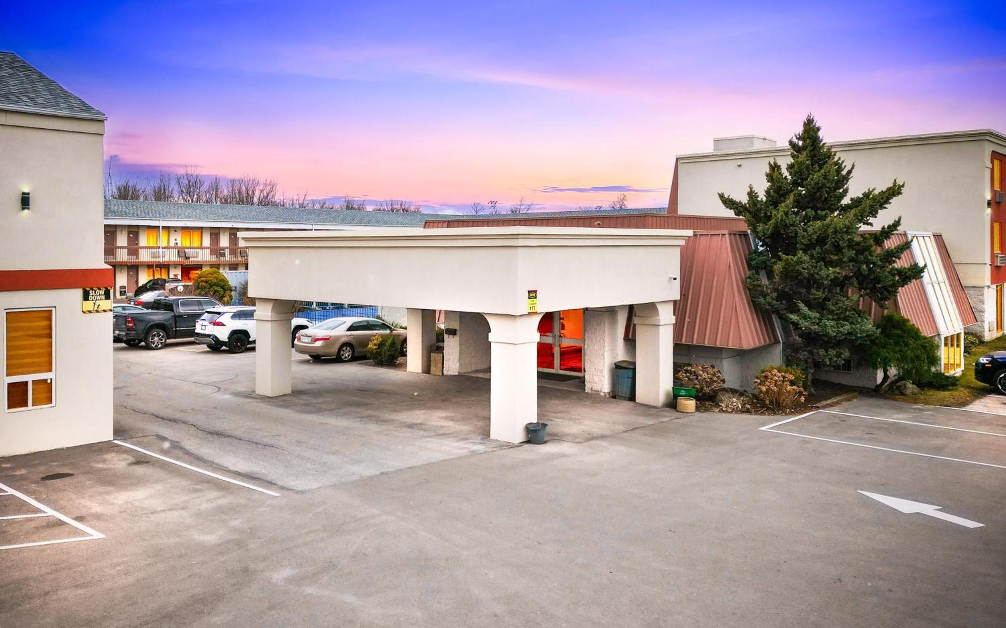 尼亚加拉乡间套房酒店 尼亚加拉瀑布城 外观 照片